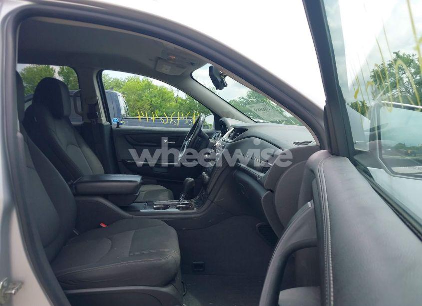 Photo 5 of 2017 Chevrolet Traverse 1LT (VIN 1GNKRGKD9HJ171592)