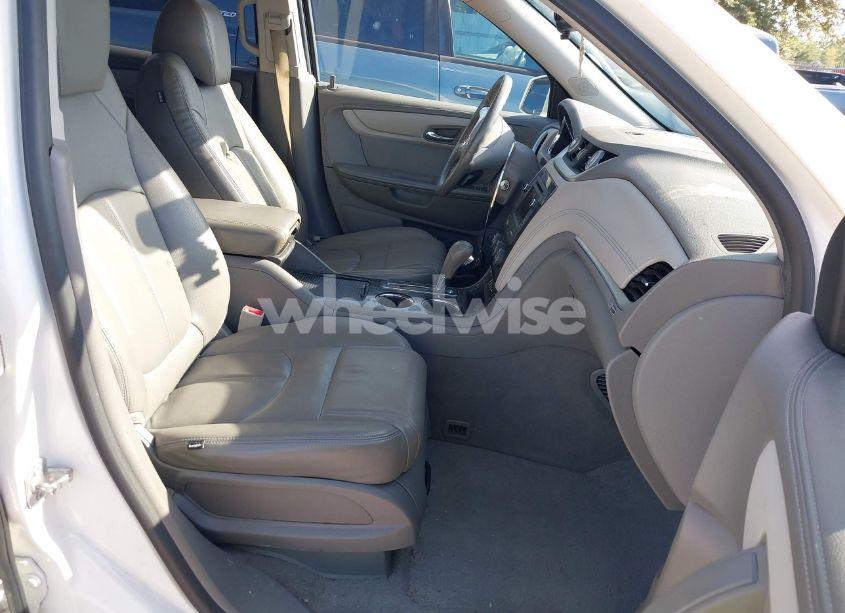 Photo 5 of 2013 Chevrolet Traverse 1LT (VIN 1GNKRGKDXDJ248903)