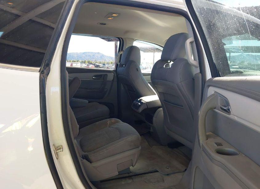 Photo 8 of 2014 Chevrolet Traverse 1LT (VIN 1GNKRGKDXEJ139858)