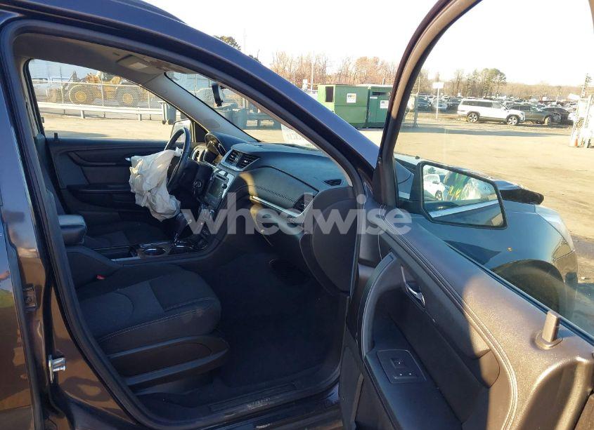 Photo 5 of 2015 Chevrolet Traverse 1LT (VIN 1GNKRGKDXFJ171405)