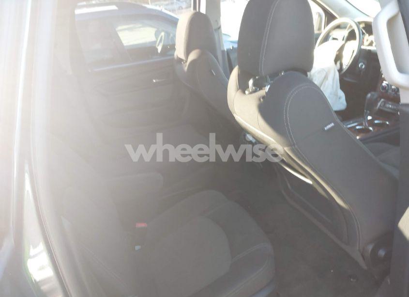 Photo 8 of 2014 Chevrolet Traverse 2LT (VIN 1GNKRHKD0EJ121861)