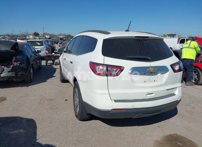 Photo 3 of 2015 Chevrolet Traverse 2LT (VIN 1GNKRHKD0FJ158250)