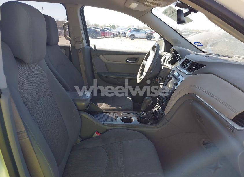 Photo 5 of 2015 Chevrolet Traverse 2LT (VIN 1GNKRHKD0FJ158250)