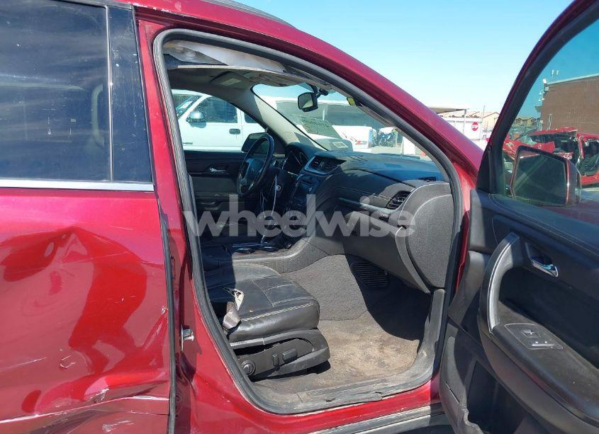 Photo 5 of 2015 Chevrolet Traverse 2LT (VIN 1GNKRHKD0FJ193676)