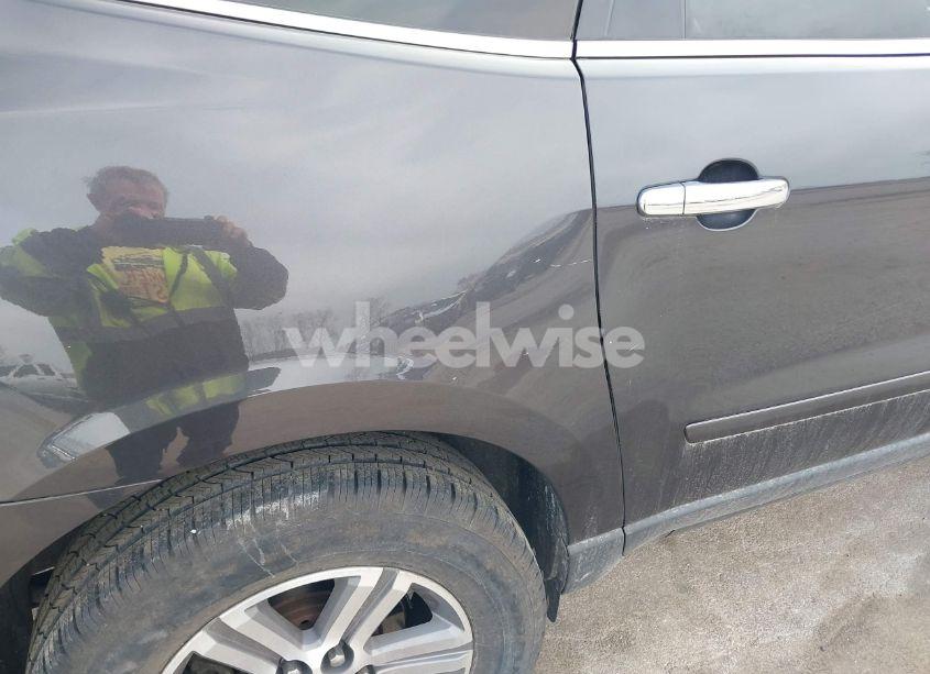 Photo 6 of 2015 Chevrolet Traverse 2LT (VIN 1GNKRHKD0FJ226174)