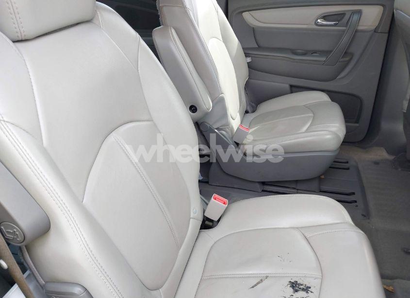 Photo 8 of 2015 Chevrolet Traverse 2LT (VIN 1GNKRHKD0FJ226174)