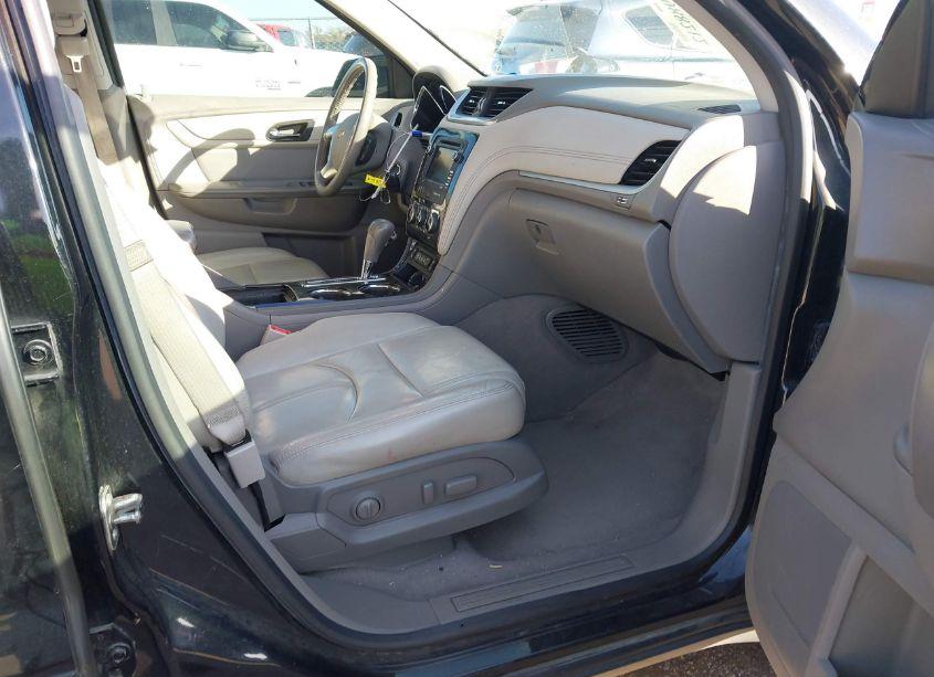 Photo 5 of 2015 Chevrolet Traverse 2LT (VIN 1GNKRHKD0FJ299318)