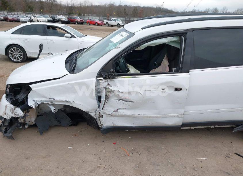 Photo 6 of 2016 Chevrolet Traverse 2LT (VIN 1GNKRHKD0GJ201762)