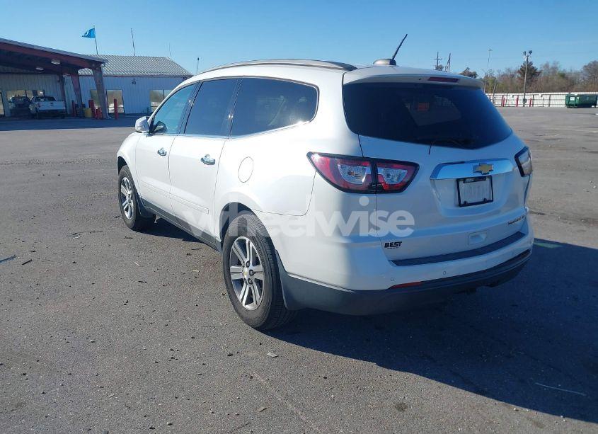 Photo 3 of 2016 Chevrolet Traverse 2LT (VIN 1GNKRHKD0GJ271990)