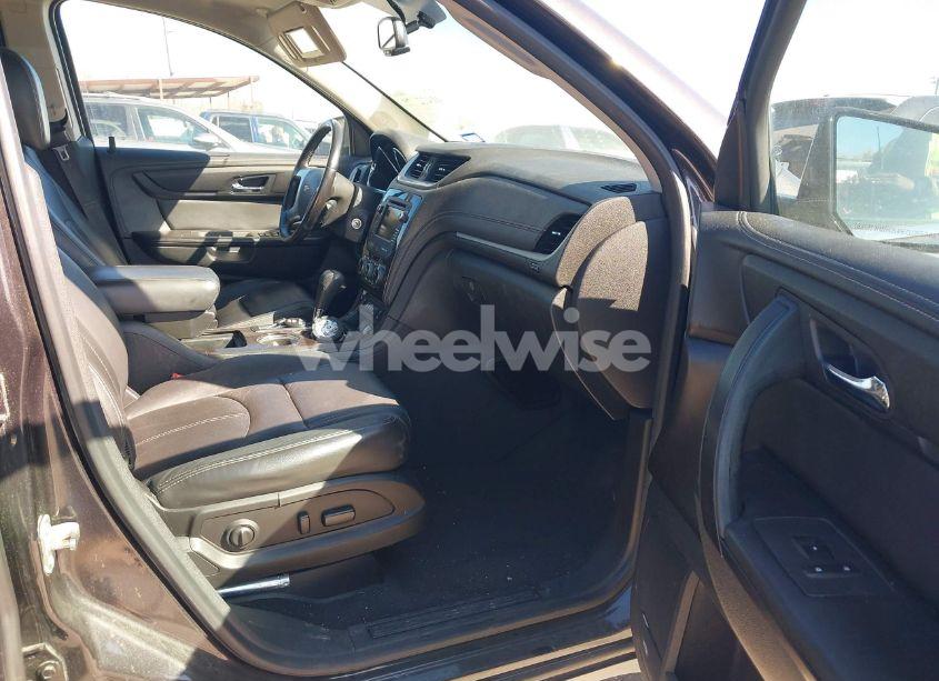 Photo 5 of 2017 Chevrolet Traverse 2LT (VIN 1GNKRHKD0HJ283378)