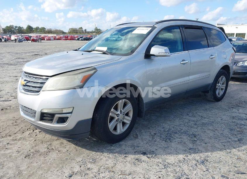 Photo 2 of 2014 Chevrolet Traverse 2LT (VIN 1GNKRHKD1EJ119956)