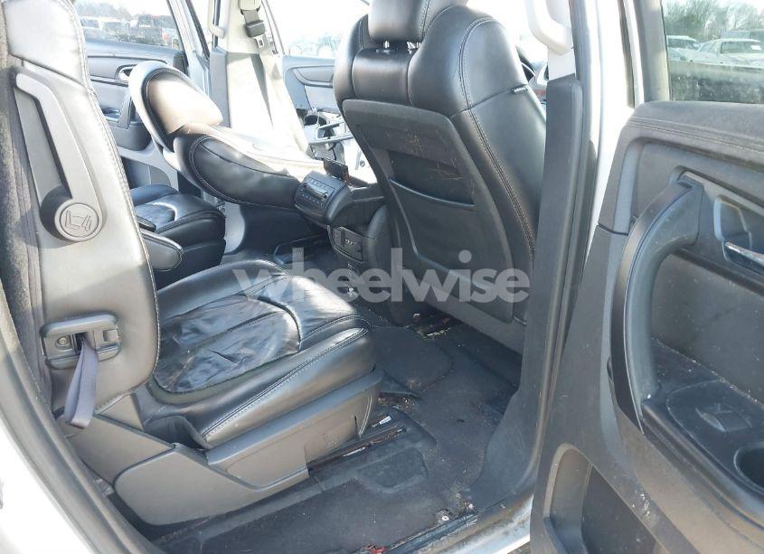 Photo 8 of 2014 Chevrolet Traverse 2LT (VIN 1GNKRHKD1EJ119956)