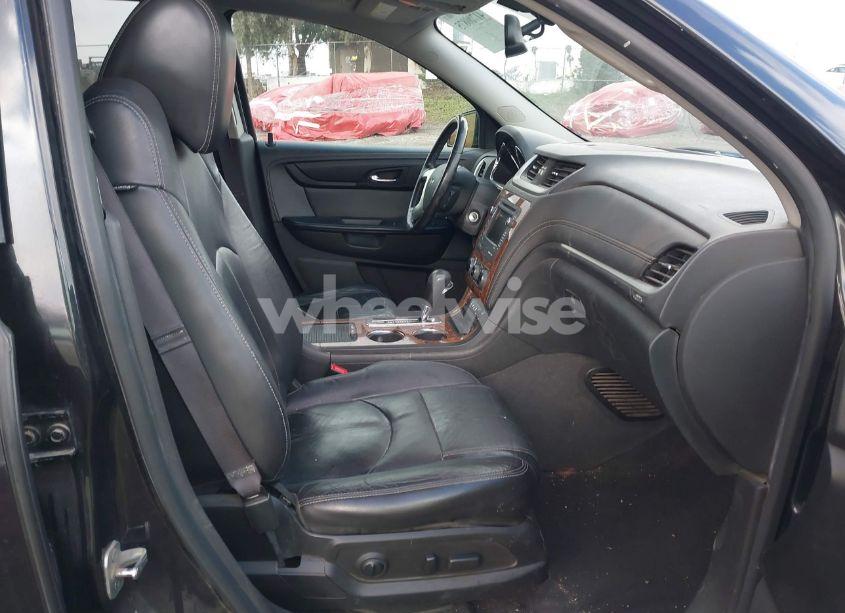 Photo 5 of 2014 Chevrolet Traverse 2LT (VIN 1GNKRHKD1EJ134117)