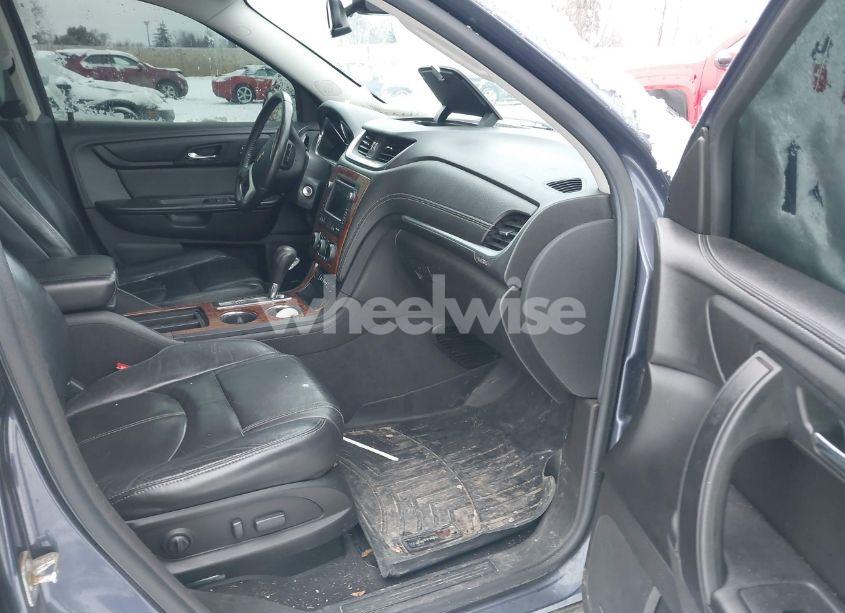 Photo 5 of 2014 Chevrolet Traverse 2LT (VIN 1GNKRHKD1EJ263569)