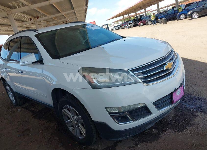 2014 Chevrolet Traverse 2LT (VIN 1GNKRHKD1EJ305643) main photo