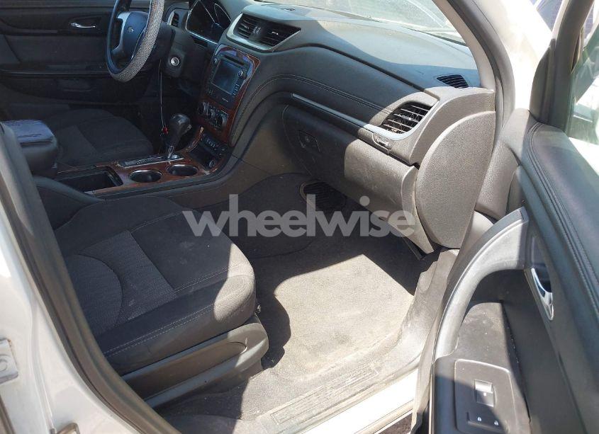 Photo 5 of 2014 Chevrolet Traverse 2LT (VIN 1GNKRHKD1EJ305643)