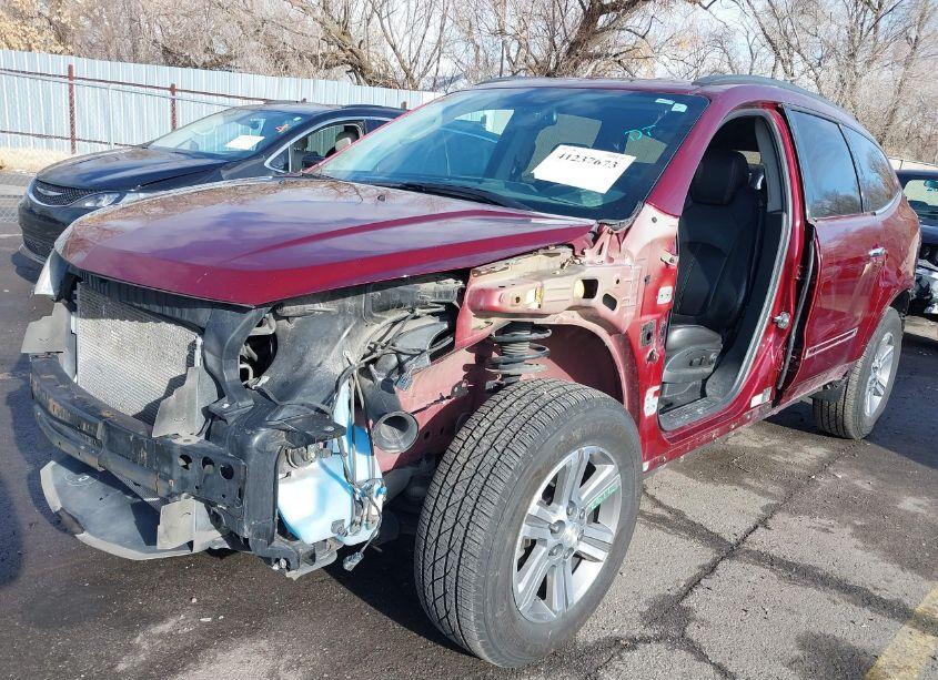 Photo 2 of 2015 Chevrolet Traverse 2LT (VIN 1GNKRHKD1FJ175400)