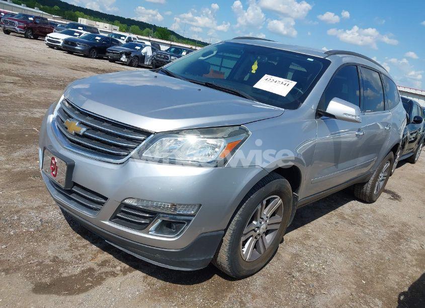 Photo 2 of 2015 Chevrolet Traverse 2LT (VIN 1GNKRHKD1FJ359123)