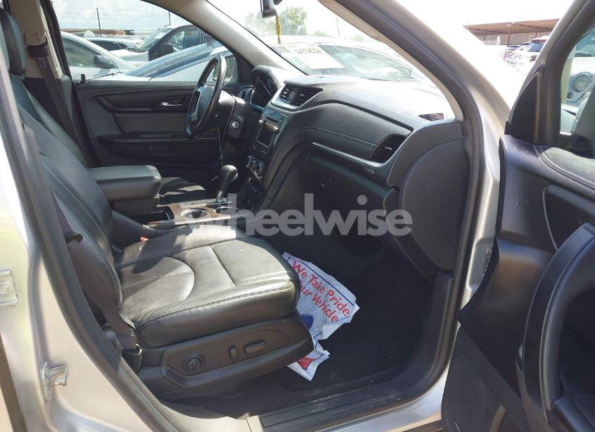 Photo 5 of 2015 Chevrolet Traverse 2LT (VIN 1GNKRHKD1FJ359123)