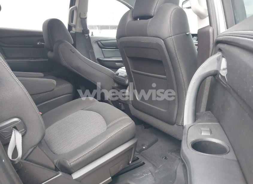 Photo 8 of 2016 Chevrolet Traverse 2LT (VIN 1GNKRHKD1GJ165032)