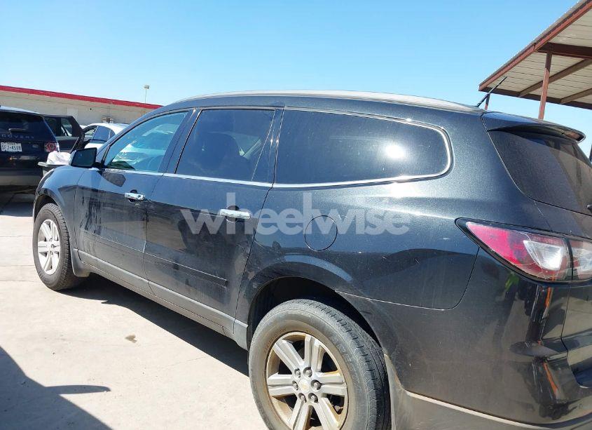 Photo 14 of 2014 Chevrolet Traverse 2LT (VIN 1GNKRHKD2EJ216017)