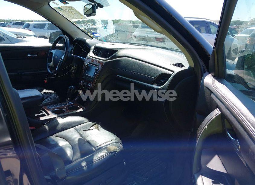 Photo 5 of 2014 Chevrolet Traverse 2LT (VIN 1GNKRHKD2EJ216017)