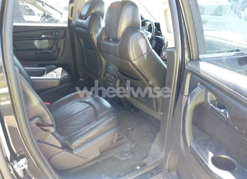 Photo 8 of 2014 Chevrolet Traverse 2LT (VIN 1GNKRHKD2EJ216017)