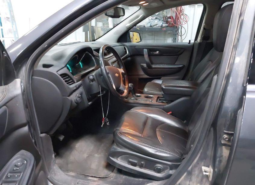 Photo 5 of 2014 Chevrolet Traverse 2LT (VIN 1GNKRHKD2EJ281949)