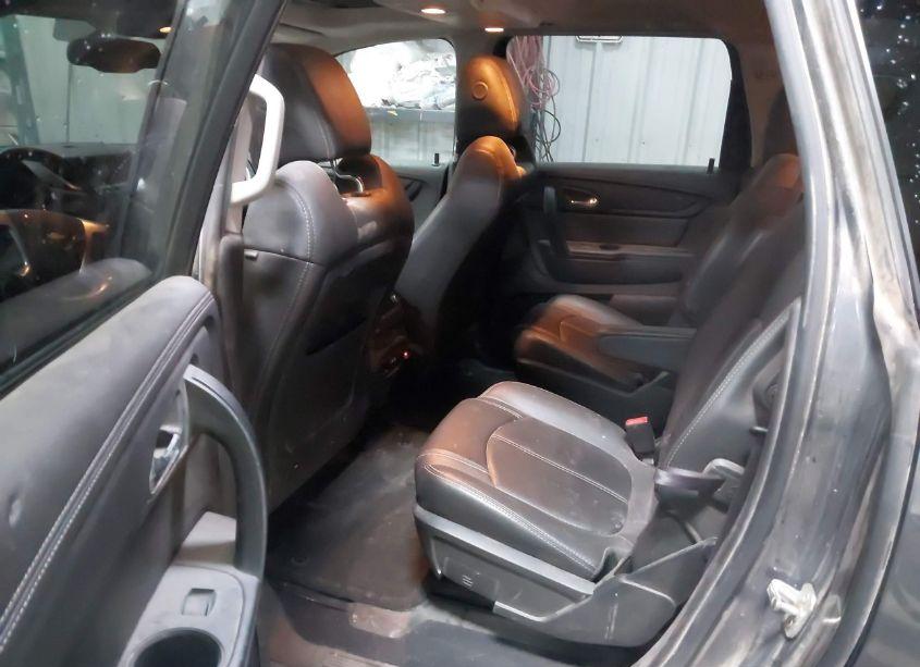 Photo 8 of 2014 Chevrolet Traverse 2LT (VIN 1GNKRHKD2EJ281949)