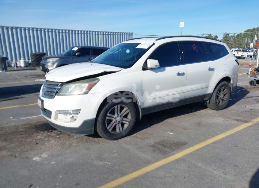 Photo 2 of 2015 Chevrolet Traverse 2LT (VIN 1GNKRHKD2FJ178340)