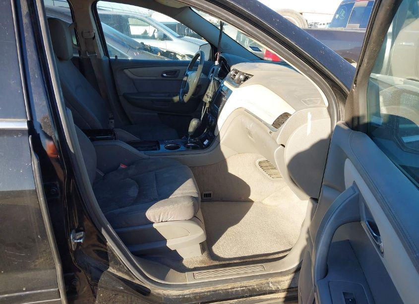 Photo 5 of 2016 Chevrolet Traverse 2LT (VIN 1GNKRHKD2GJ123548)