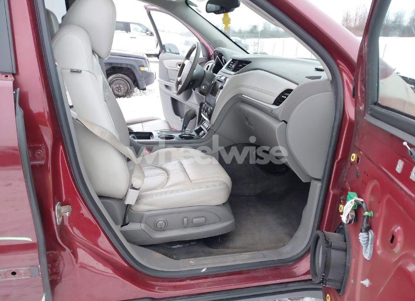 Photo 5 of 2016 Chevrolet Traverse 2LT (VIN 1GNKRHKD2GJ302317)