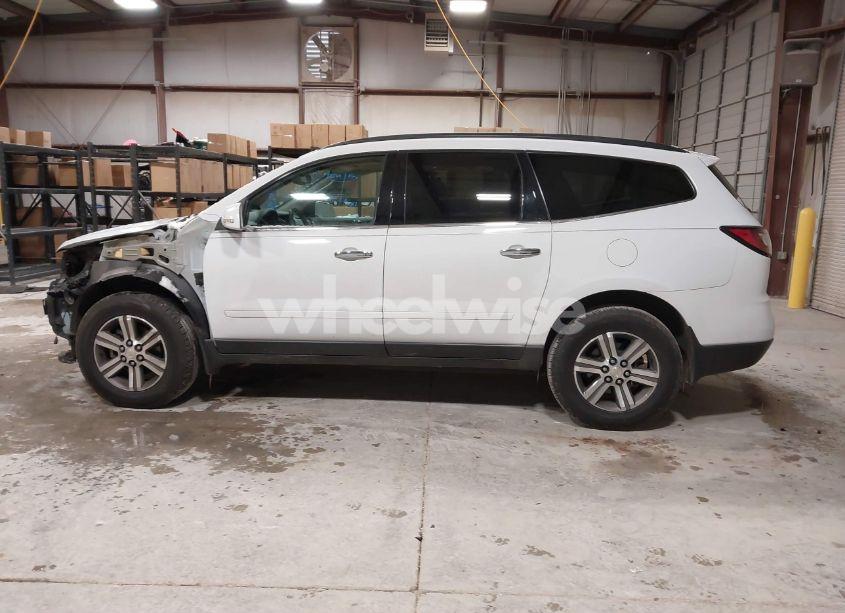 Photo 15 of 2017 Chevrolet Traverse 2LT (VIN 1GNKRHKD2HJ102569)