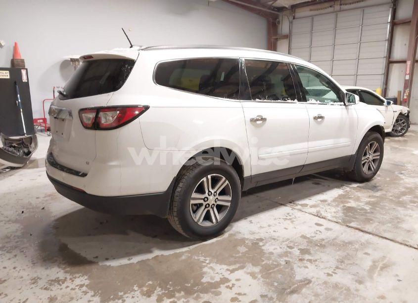Photo 4 of 2017 Chevrolet Traverse 2LT (VIN 1GNKRHKD2HJ102569)