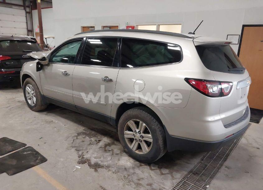 Photo 3 of 2014 Chevrolet Traverse 2LT (VIN 1GNKRHKD3EJ134121)