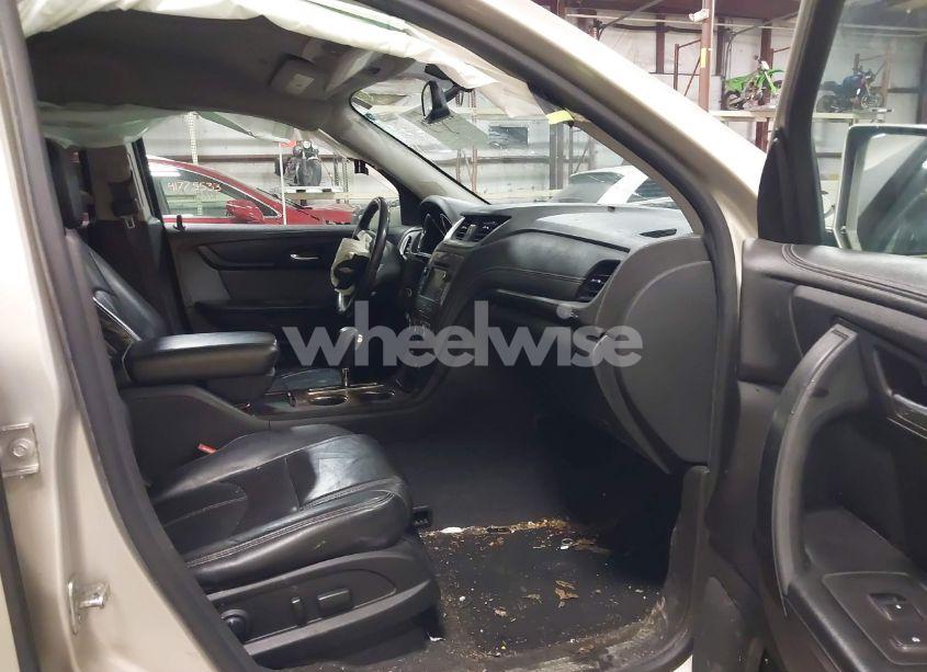 Photo 5 of 2014 Chevrolet Traverse 2LT (VIN 1GNKRHKD3EJ134121)