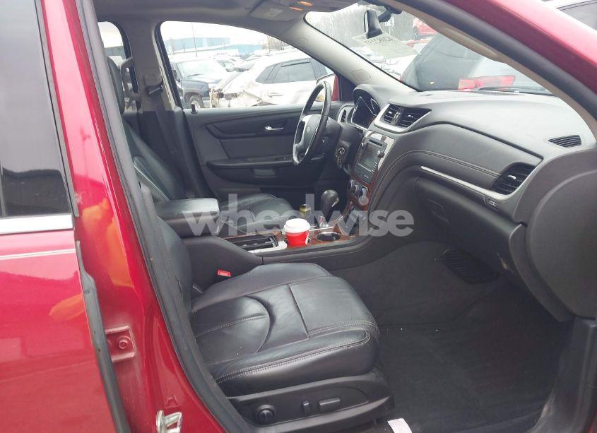 Photo 5 of 2014 Chevrolet Traverse 2LT (VIN 1GNKRHKD3EJ186364)