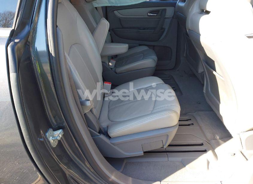 Photo 8 of 2014 Chevrolet Traverse 2LT (VIN 1GNKRHKD3EJ235420)