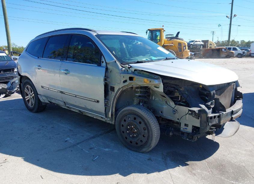 2015 Chevrolet Traverse 2LT (VIN 1GNKRHKD3FJ102464) main photo