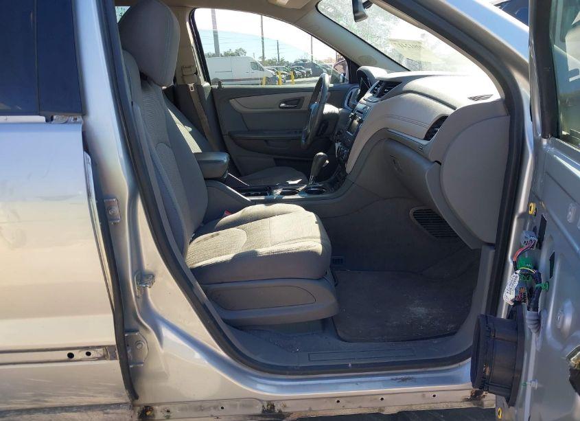 Photo 5 of 2015 Chevrolet Traverse 2LT (VIN 1GNKRHKD3FJ102464)