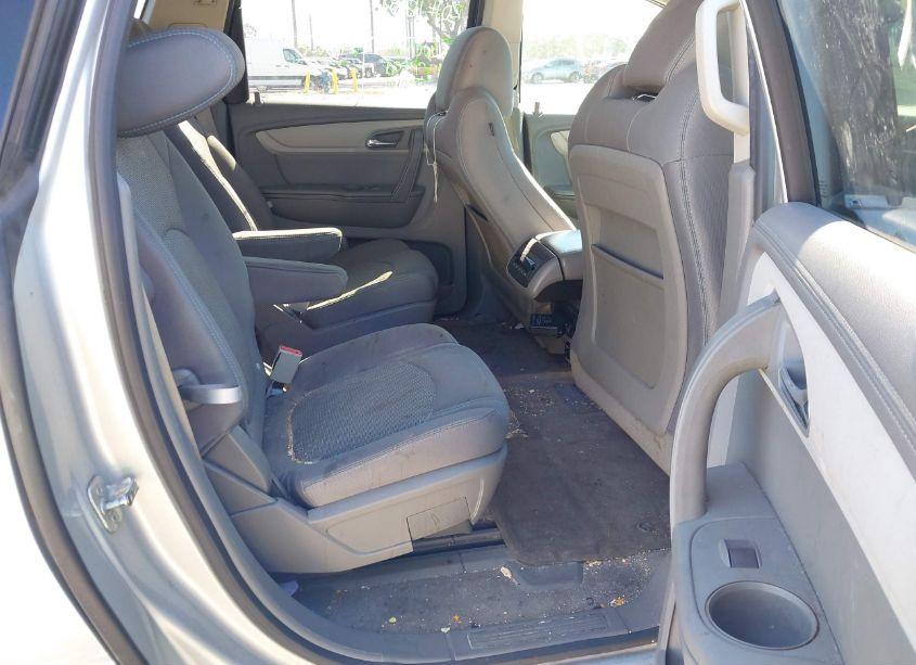 Photo 8 of 2015 Chevrolet Traverse 2LT (VIN 1GNKRHKD3FJ102464)