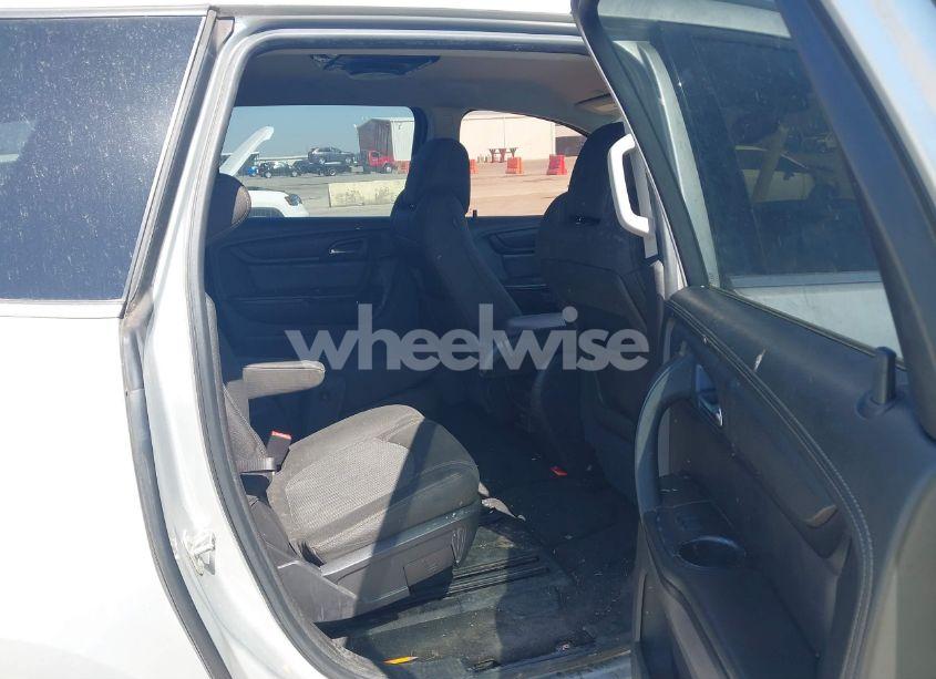 Photo 8 of 2016 Chevrolet Traverse 2LT (VIN 1GNKRHKD3GJ129665)