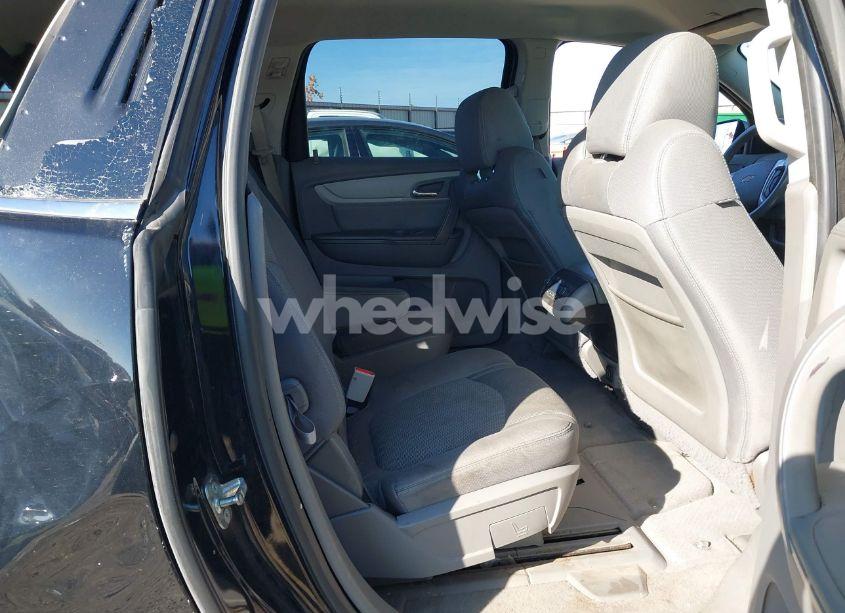 Photo 8 of 2017 Chevrolet Traverse 2LT (VIN 1GNKRHKD3HJ111605)