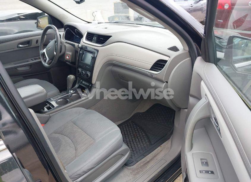 Photo 5 of 2014 Chevrolet Traverse 2LT (VIN 1GNKRHKD4EJ117618)