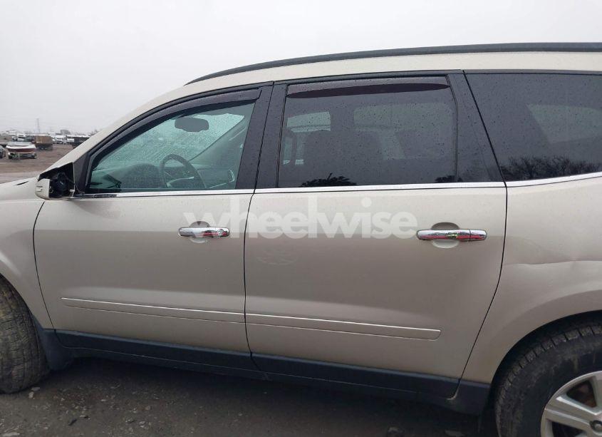 Photo 14 of 2014 Chevrolet Traverse 2LT (VIN 1GNKRHKD4EJ328091)