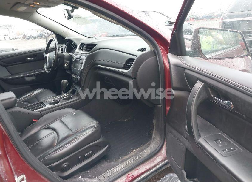 Photo 5 of 2015 Chevrolet Traverse 2LT (VIN 1GNKRHKD4FJ100819)