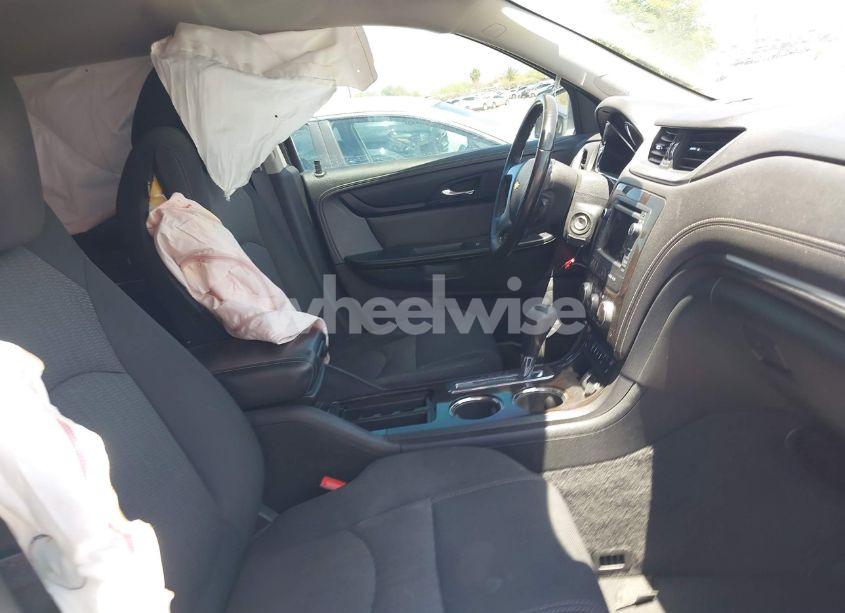 Photo 5 of 2015 Chevrolet Traverse 2LT (VIN 1GNKRHKD4FJ135456)