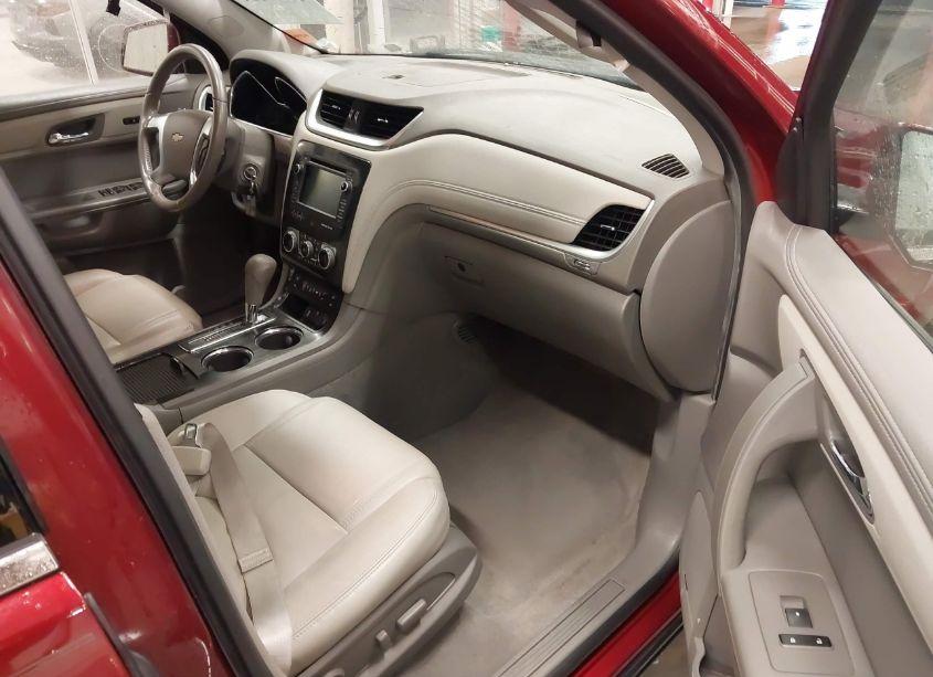 Photo 5 of 2016 Chevrolet Traverse 2LT (VIN 1GNKRHKD4GJ195142)
