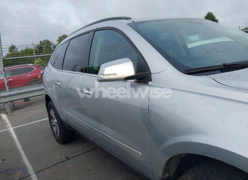 Photo 13 of 2016 Chevrolet Traverse 2LT (VIN 1GNKRHKD4GJ254190)