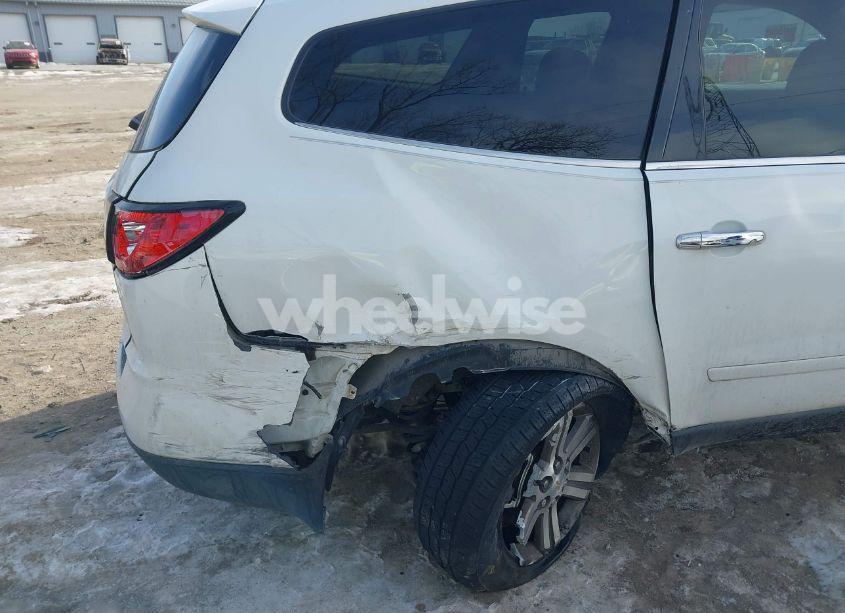 Photo 6 of 2017 Chevrolet Traverse 2LT (VIN 1GNKRHKD4HJ142099)
